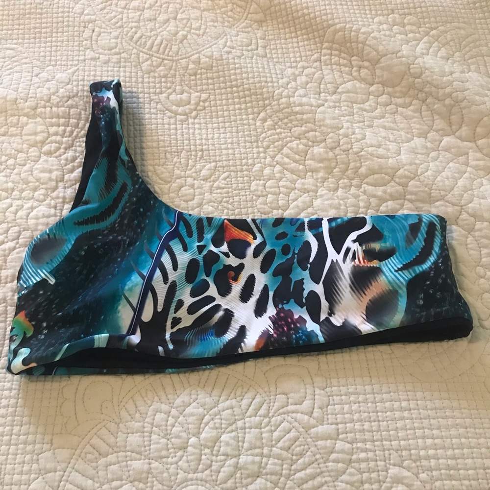 One Shoulder Cheeky Bikini - Picture 2 of 3